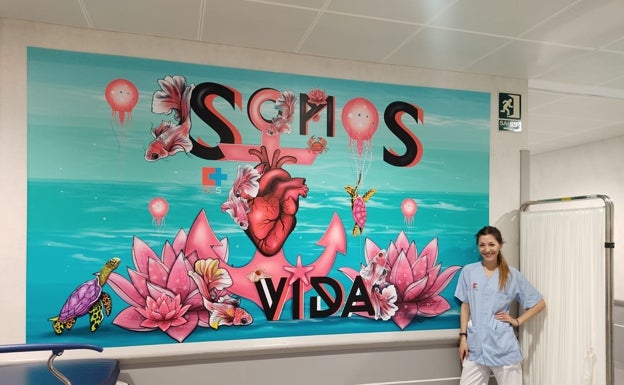 El proyecto SaludArte destaca el mural de urgencias del hospital de Laredo