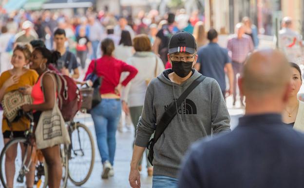 La pandemia deja atrás el pico de la séptima ola