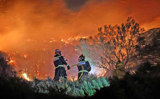 UGT crea un sindicato profesional de los cuatro colectivos de bomberos que operan en Cantabria