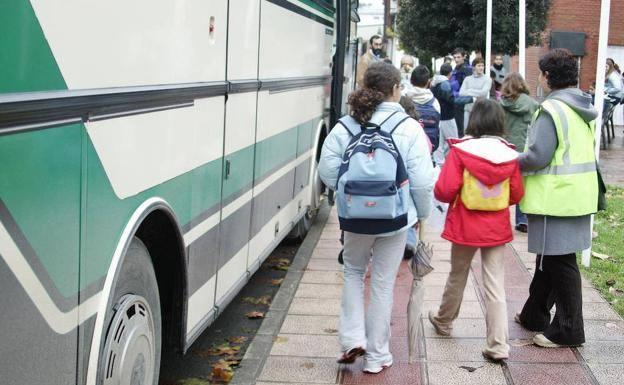 Torrelavega abre el 6 de junio el plazo de solicitud para el transporte escolar del próximo curso