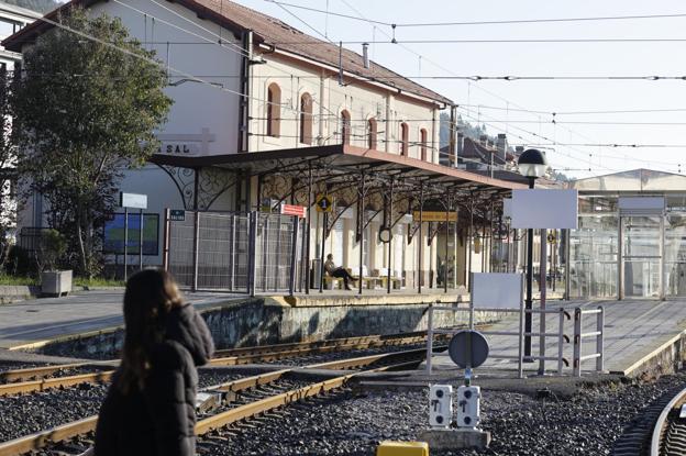 Renfe atenderá a los viajeros a través de videollamadas en seis estaciones