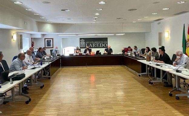 Laredo aprueba una declaración institucional que pide garantizar la calidad asistencial del Hospital Comarcal