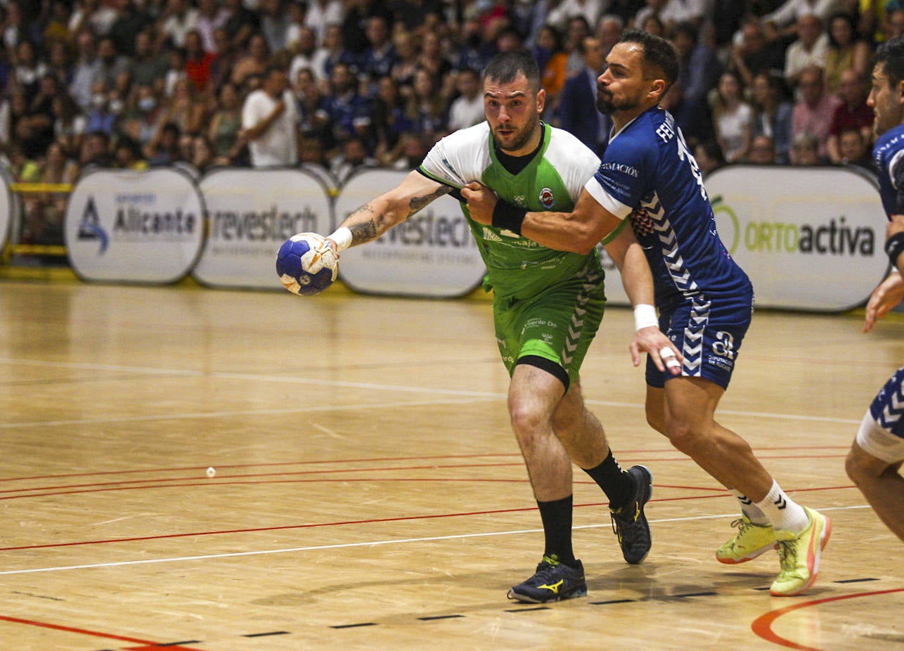 El Unicaja Sinfín se impone al EON Alicante en el primer asalto (29-36)