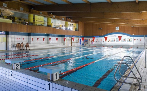 El Pleno de Reinosa aprueba los pliegos de la piscina