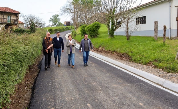 Comillas mejora los accesos al vial del lavadero de Rioturbio