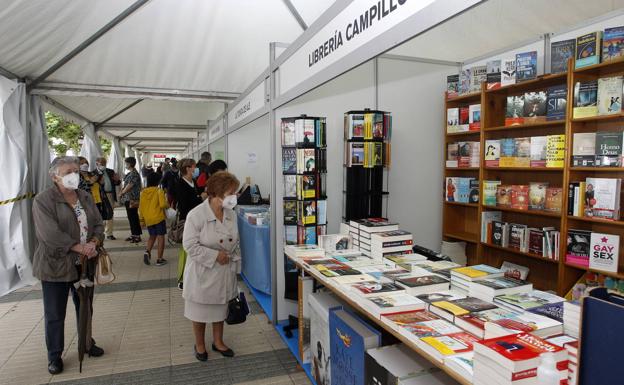 La Feria del Libro de Torrelavega tendrá 21 casetas y obras de más de 30 autores nacionales