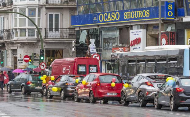 Los trabajadores de Correos se concentran en Santander contra su «desmantelamiento» en su último día de huelga general