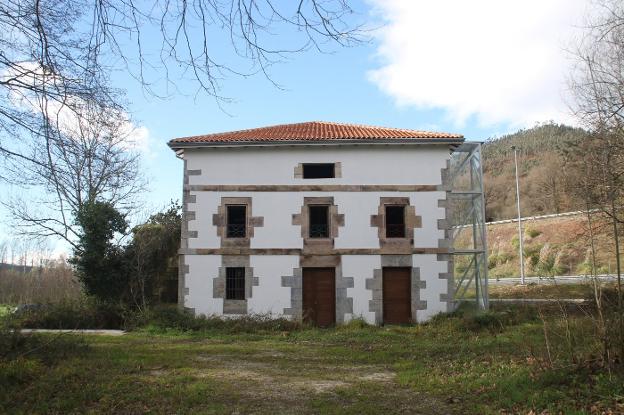 Las obras que se han realizado en el molino de Torrentero de Cayón «no debieron ejecutarse»