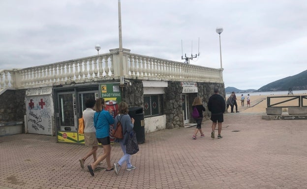 Unidos x Laredo denuncia que la playa Salvé carece de servicio de Socorrismo a comienzos de junio