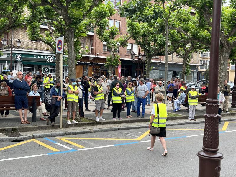 Concentración de pensionistas en Torrelavega