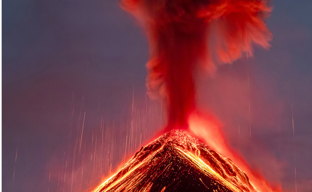 La imagen 'Fuego entre nubes' gana el concurso 'Fotonoja'