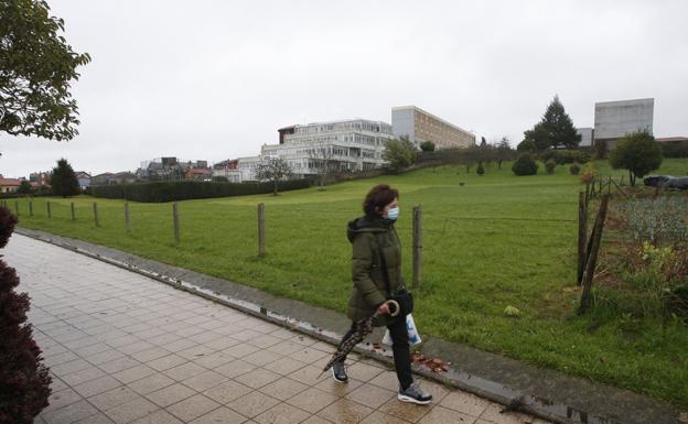 Torrelavega traslada a Educación la finca del futuro conservatorio, una «referencia» en Cantabria