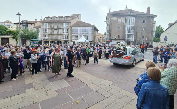 El último adiós al párroco de Reinosa
