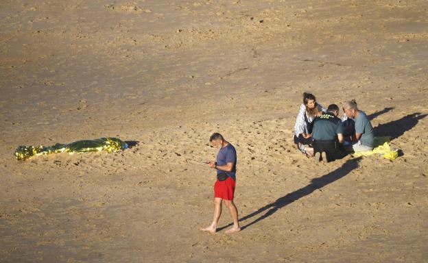 Muere ahogado un peregrino alemán cuando se bañaba en la playa de Langre