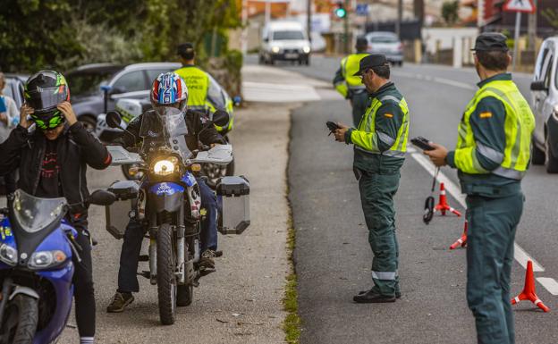 La campaña de Tráfico para el control de motos se salda con 36 denuncias en una semana en Cantabria