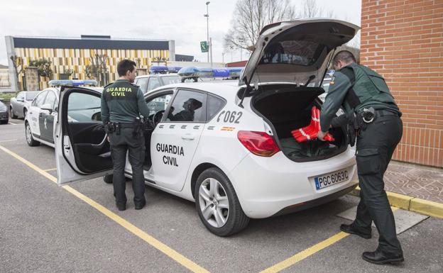 Detenido un joven y una embarazada cuando robaban en dos viviendas de Santoña