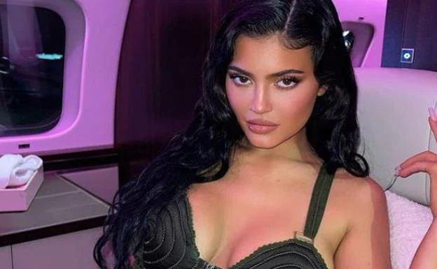 El bikini con pezones de Kylie Jenner contra la censura en Instagram