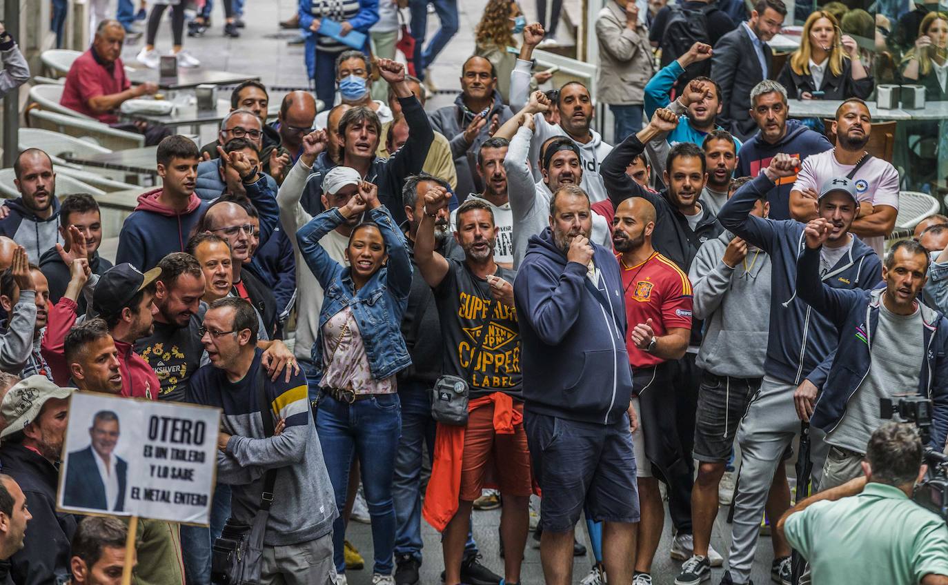 Un bloqueo a la médula espinal de la industria