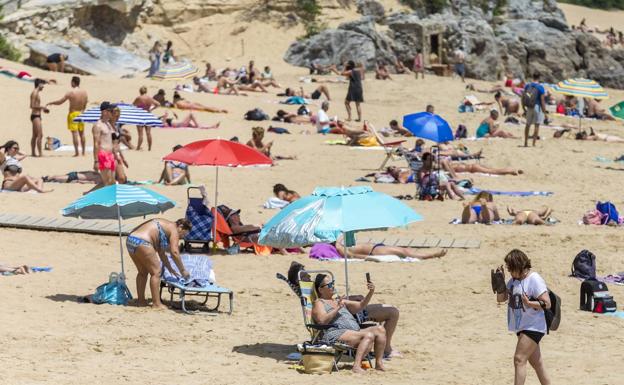 Cantabria, en alerta por altas temperaturas: «Este calor es sofocante»