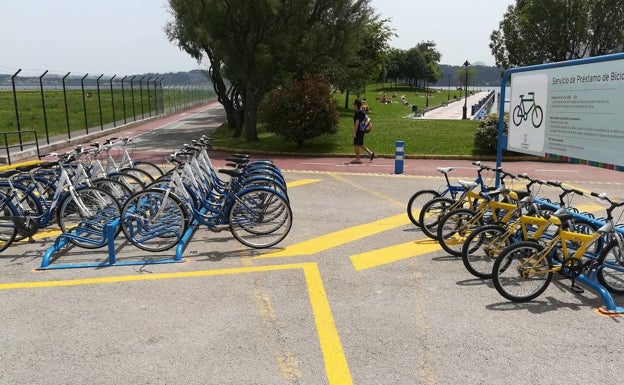 Camargo pone en marcha el servicio de préstamo de bicicletas en Punta Parayas