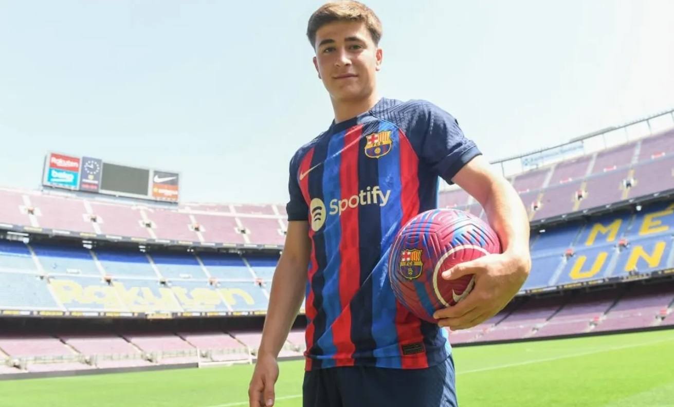 El acto de firma de contrato de Pablo Torre en el Camp Nou