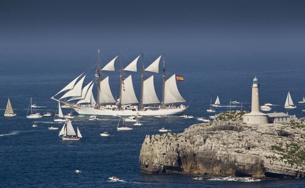 Espectáculos diarios, mercado y gastronomía acompañan la llegada de Elcano a Santander