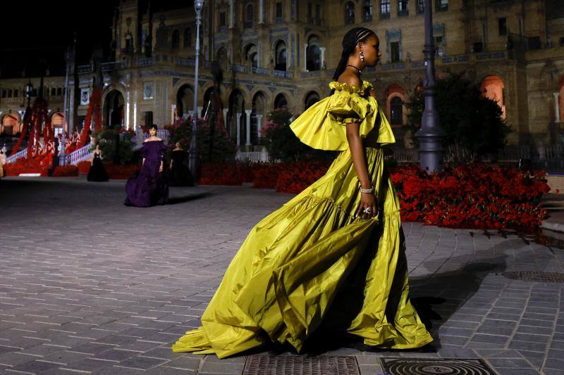 Desfile histórico de Dior en Sevilla