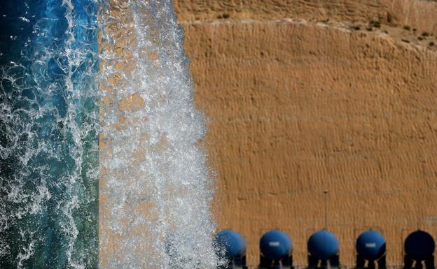 Agua desalada del Mediterráneo, ¿un antídoto para sortear
la sequía?