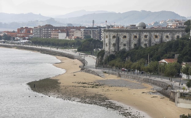 Santoñeses solicita un informe técnico sobre las causas del deterioro de la playa del Pasaje