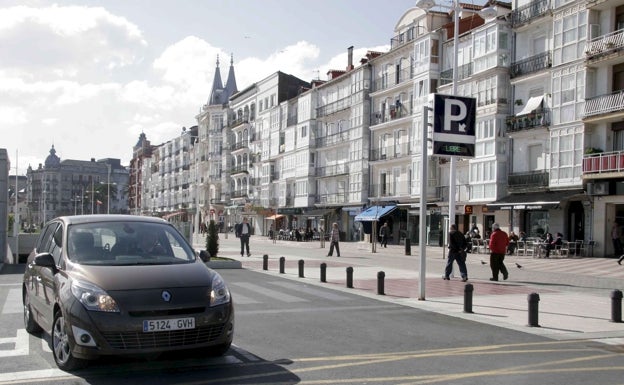 Castro impulsa el comercio local con tickets gratuitos en el parking de Amestoy