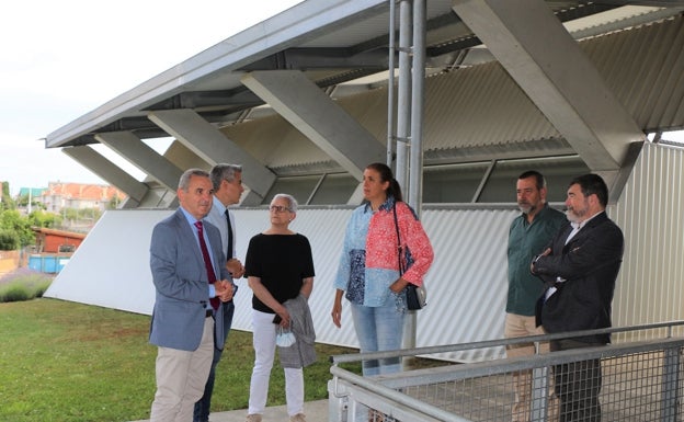 Las gradas del campo de Soto de la Marina reciben el premio del Colegio de Arquitectos