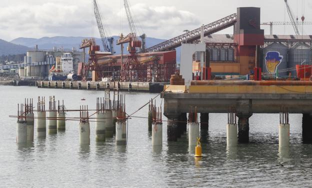 El tráfico cae casi un 3% hasta mayo en el Puerto de Santander