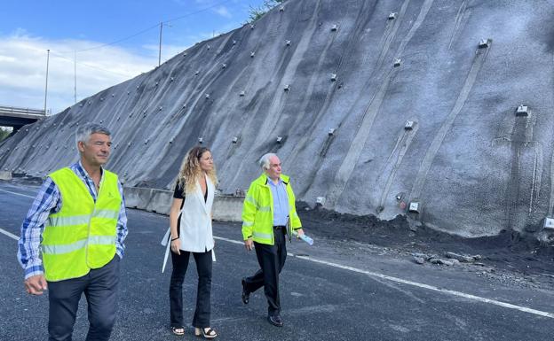 La reparación del talud desprendido en la A-8 roza los 4,5 millones de euros