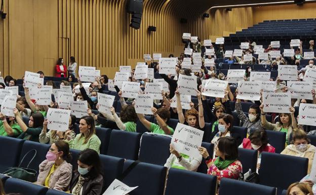 Los orientadores educativos de Cantabria protestan por la privatización del servicio