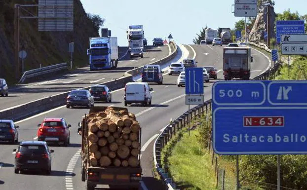 Vizcaya cobrará a los camioneros que entren en el País Vasco por la A-8