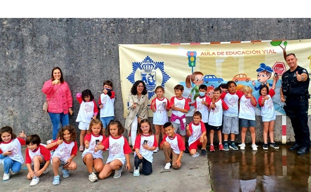 La Policía Local de Comillas acerca su labor a los escolares del CEIP Jesús Cancio