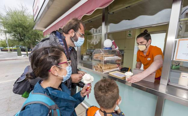 Ocho heladerías, terrazas y chiringuitos brillan en Cantabria con un 'Solete' Repsol