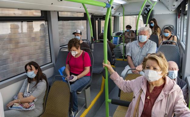 Este verano los autobuses de Santander siguen exigiendo la mascarilla