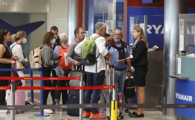 La huelga de Ryanair llega a Cantabria: cancelado el vuelo con destino a Málaga