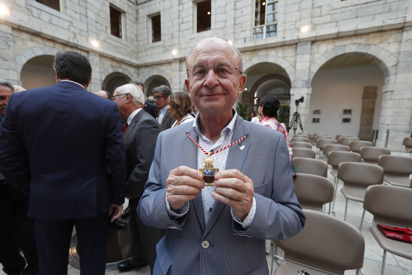 El homenaje a los parlamentarios de Cantabria, en imágenes