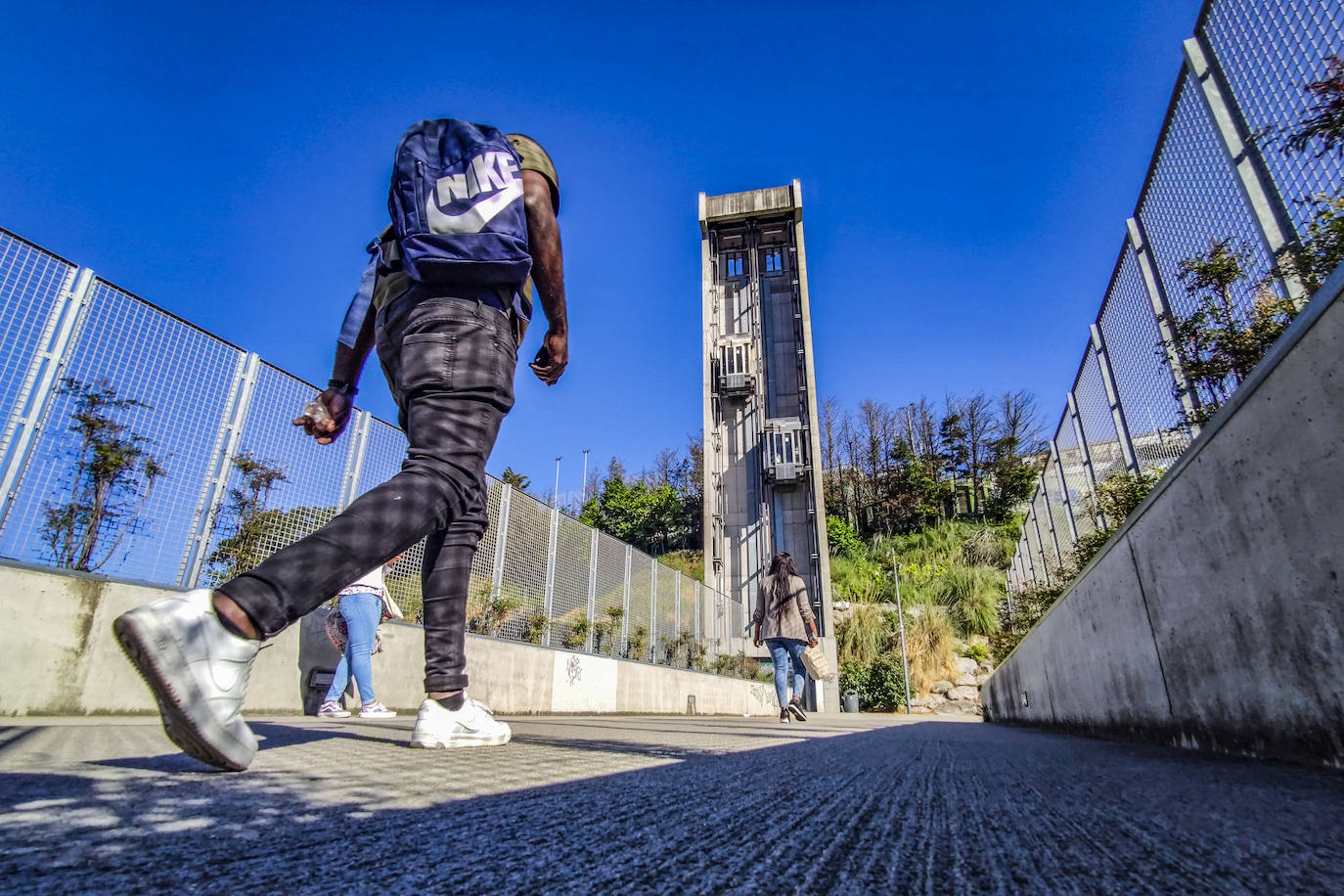 El eterno problema del ascensor de la calle Alta: «Falla cada dos por tres»