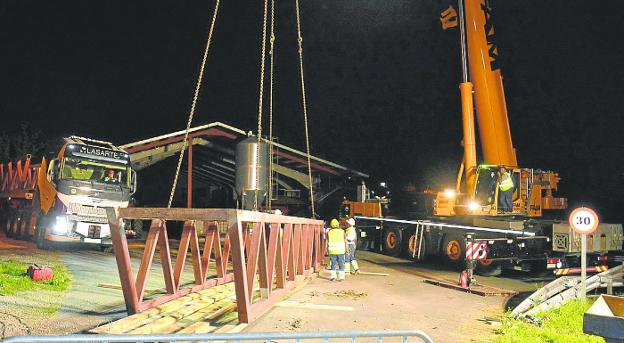 La pasarela de Serdio, a la chatarrería