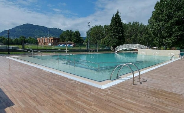 Los Corrales abre este viernes sus renovadas piscinas municipales