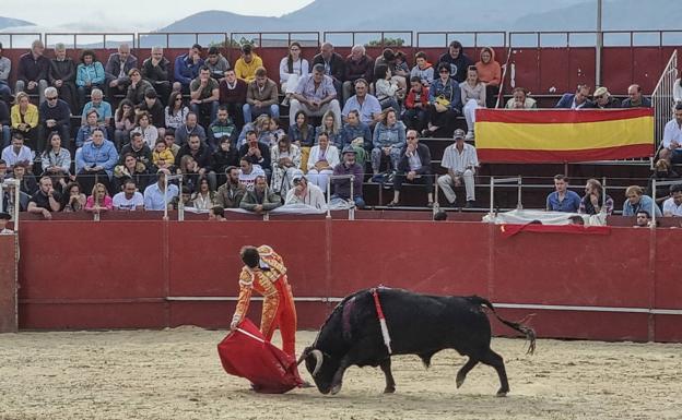 Tarde triunfal con nueve orejas en la plaza de Requejo