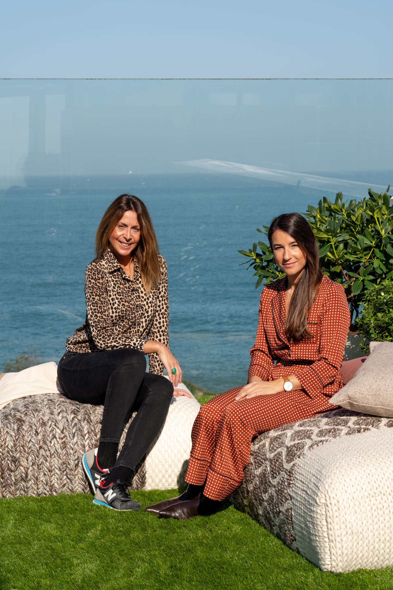 Un chalet viejo y oscuro de Castro Urdiales convertido en una casa de diseño a los pies del Cantábrico