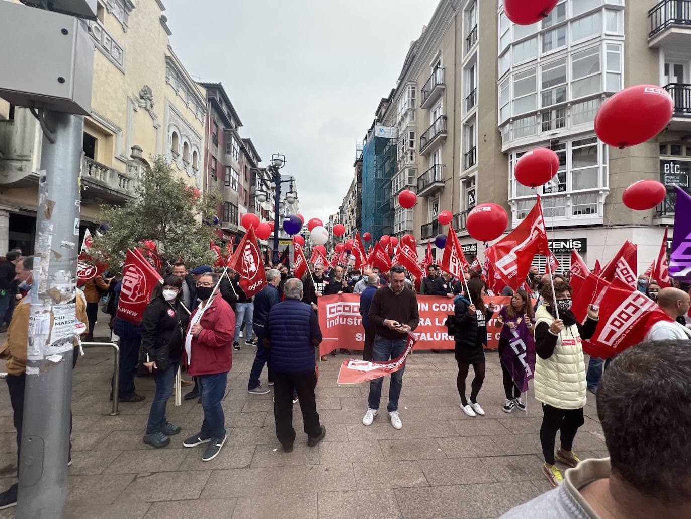 CCOO y UGT se concentrarán en Santander para exigir una mejora de los salarios