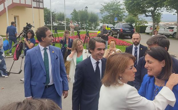 Aznar: «No se puede ser leal con la Constitución y aprobar una Ley con terroristas»