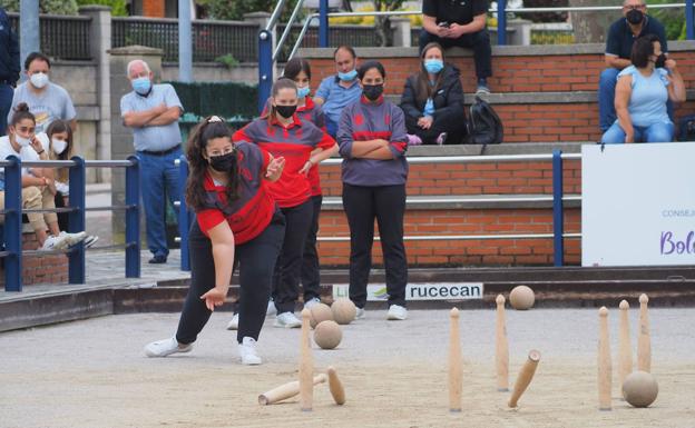 Torrelavega y Rebujas se adelantan en la Copa