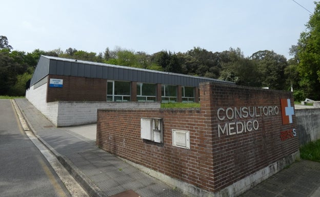 Los vecinos de Voto denuncian que actualmente «sólo hay medio médico» en el consultorio