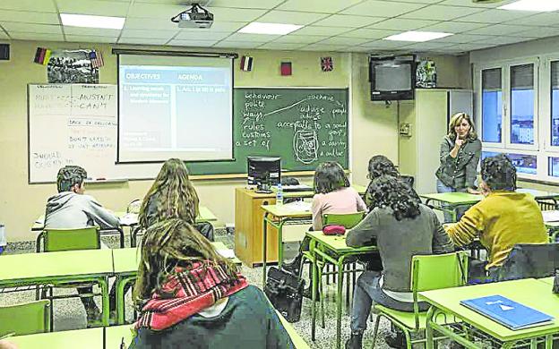 La Escuela Oficial de Idiomas ha perdido un 30% de alumnado en una década